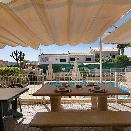 Semesterbostad Guisado *